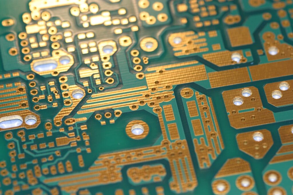 pcb-pinnan viimeistely